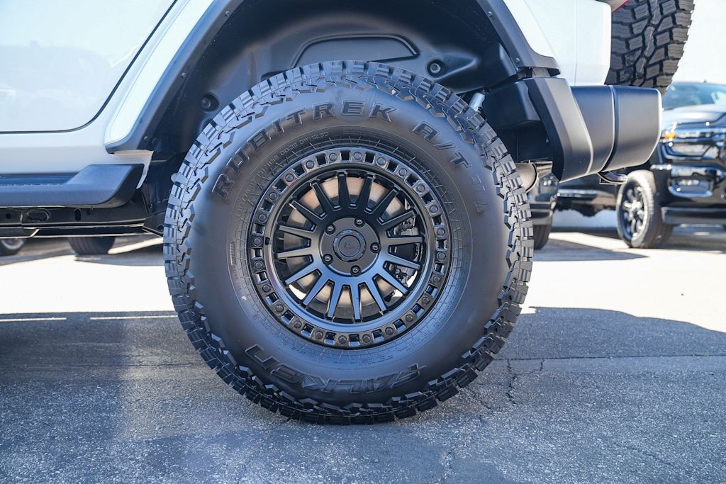 Thumbnail: 2025 Jeep Wrangler - 19