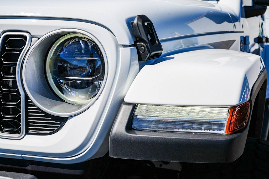 Thumbnail: 2025 Jeep Wrangler - 18