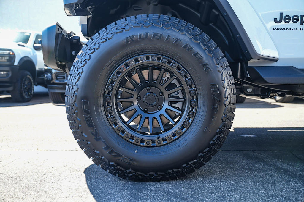 Thumbnail: 2025 Jeep Wrangler - 6