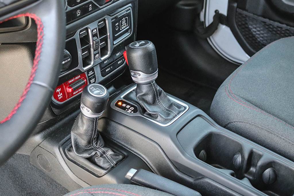 Thumbnail: 2024 Jeep Wrangler - 14