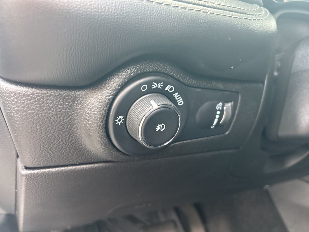 Thumbnail: 2022 Dodge Durango - 29