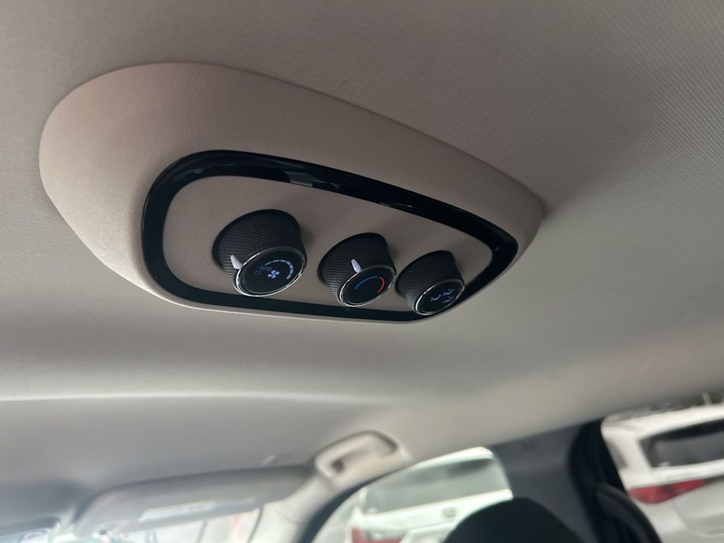 Thumbnail: 2022 Dodge Durango - 26