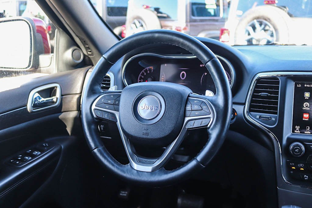 Thumbnail: 2017 Jeep Grand Cherokee - 8