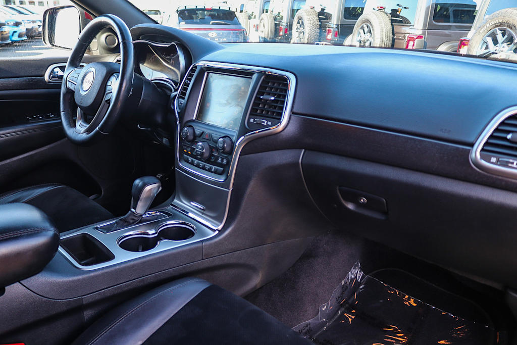 Thumbnail: 2017 Jeep Grand Cherokee - 11