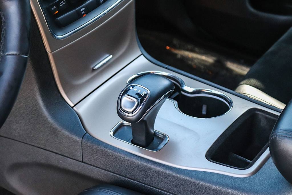 Thumbnail: 2015 Jeep Grand Cherokee - 14