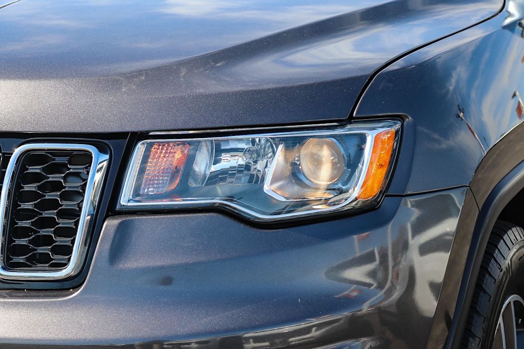Thumbnail: 2018 Jeep Grand Cherokee - 20