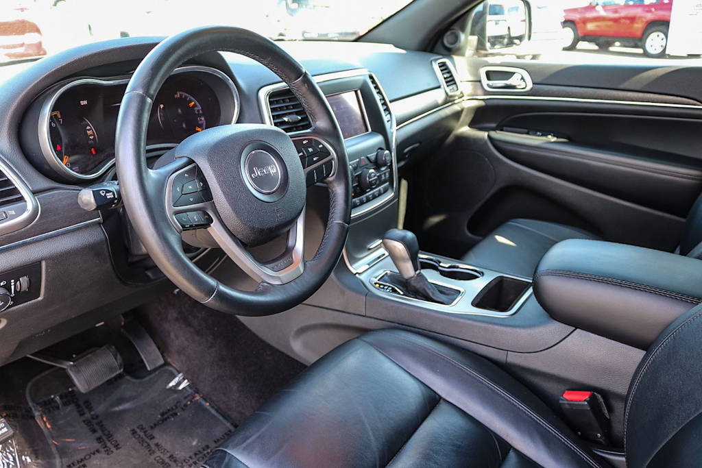 Thumbnail: 2018 Jeep Grand Cherokee - 12