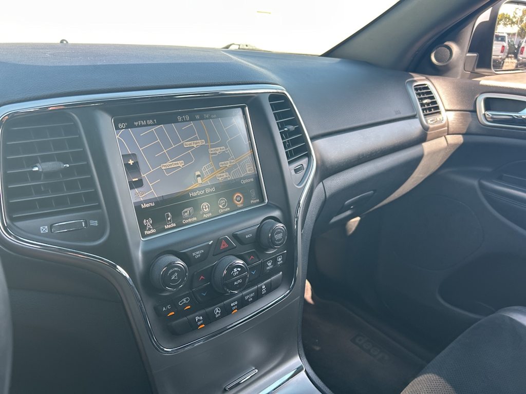 Thumbnail: 2017 Jeep Grand Cherokee - 38