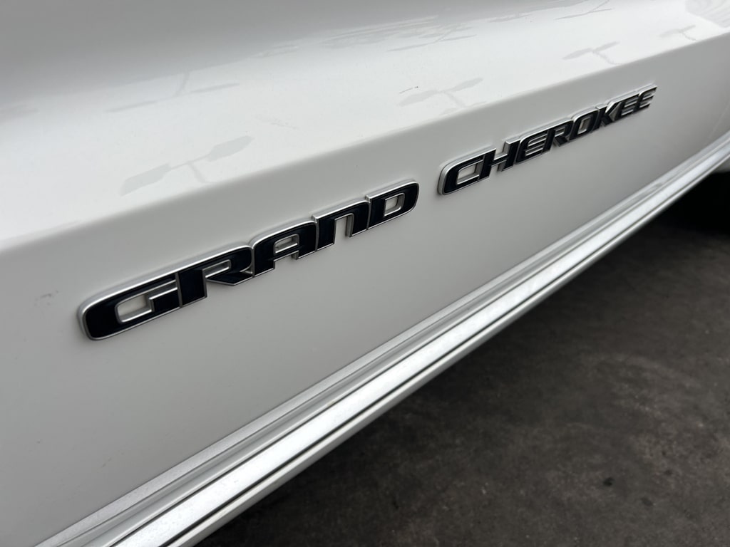 Thumbnail: 2018 Jeep Grand Cherokee - 7