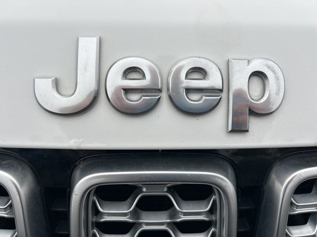 Thumbnail: 2018 Jeep Grand Cherokee - 23