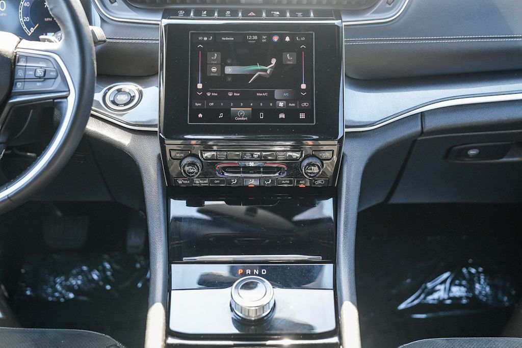 Thumbnail: 2022 Jeep Grand Cherokee - 12