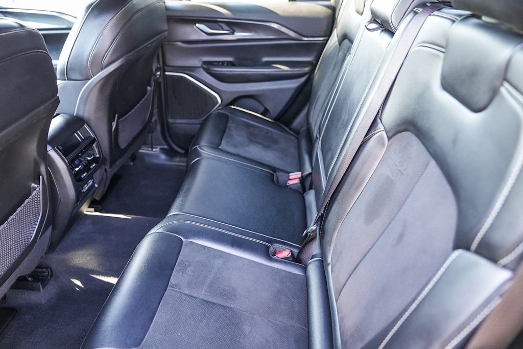 Thumbnail: 2022 Jeep Grand Cherokee - 11