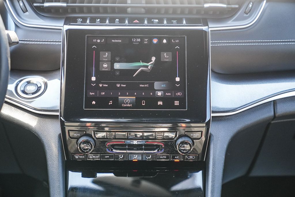 Thumbnail: 2022 Jeep Grand Cherokee - 20