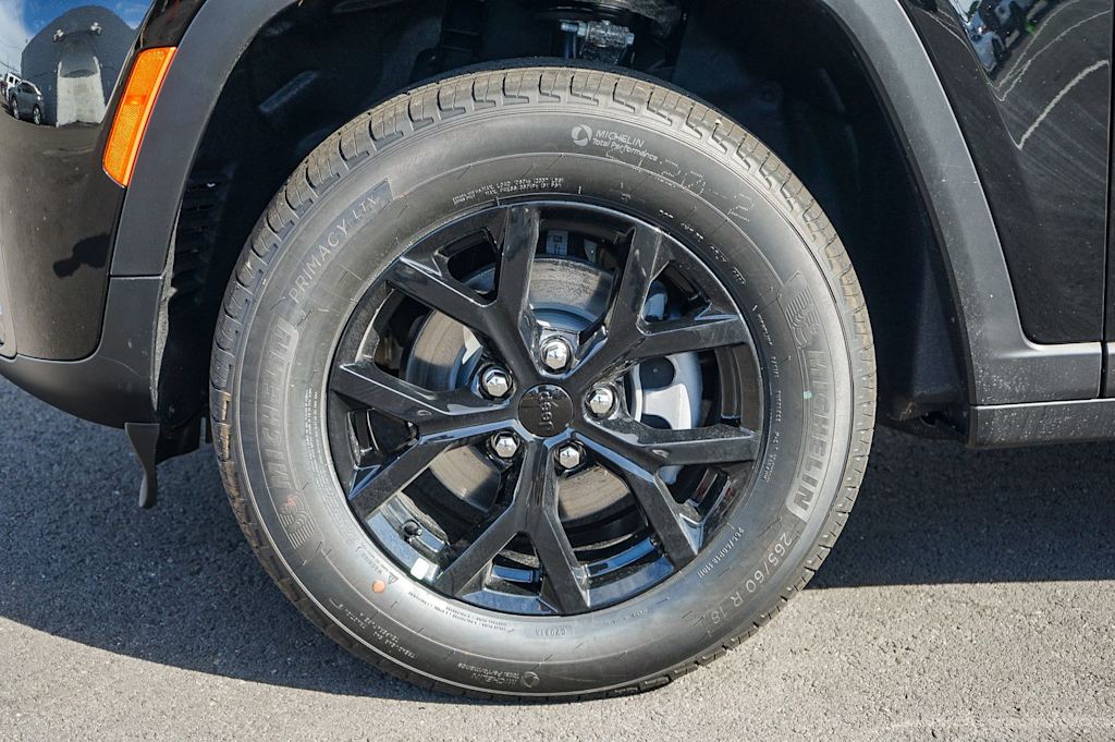 Thumbnail: 2026 Jeep Grand Cherokee - 6