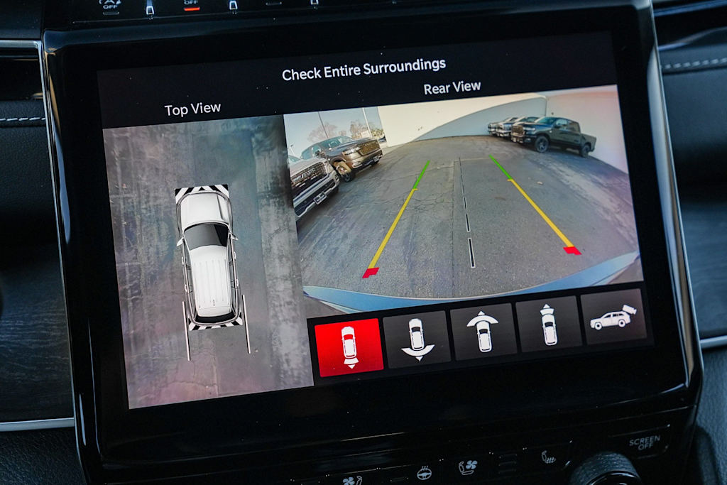 Thumbnail: 2023 Jeep Grand Cherokee - 20