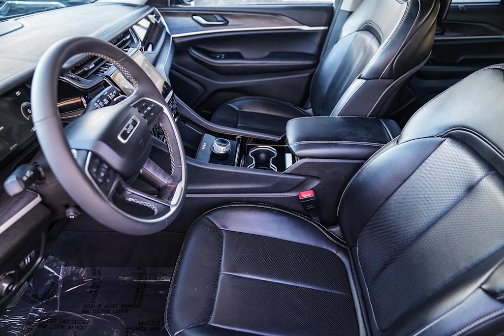 Thumbnail: 2023 Jeep Grand Cherokee - 9