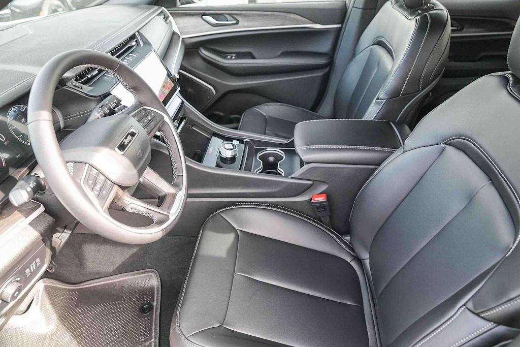 Thumbnail: 2026 Jeep Grand Cherokee - 11