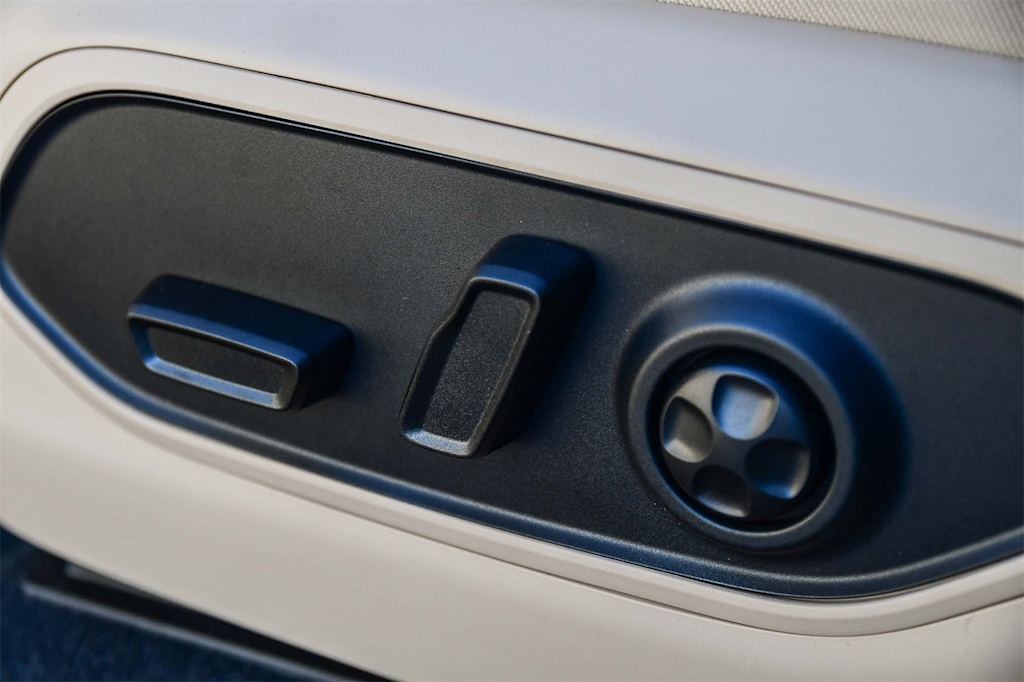 Thumbnail: 2025 Jeep Grand Cherokee - 23