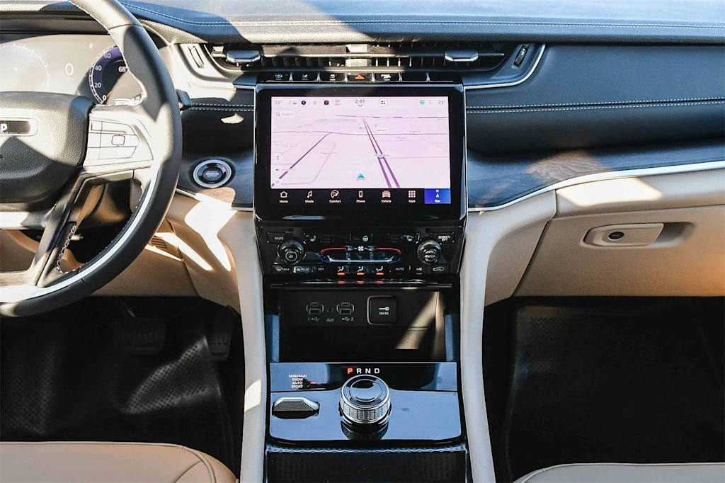 Thumbnail: 2025 Jeep Grand Cherokee - 8