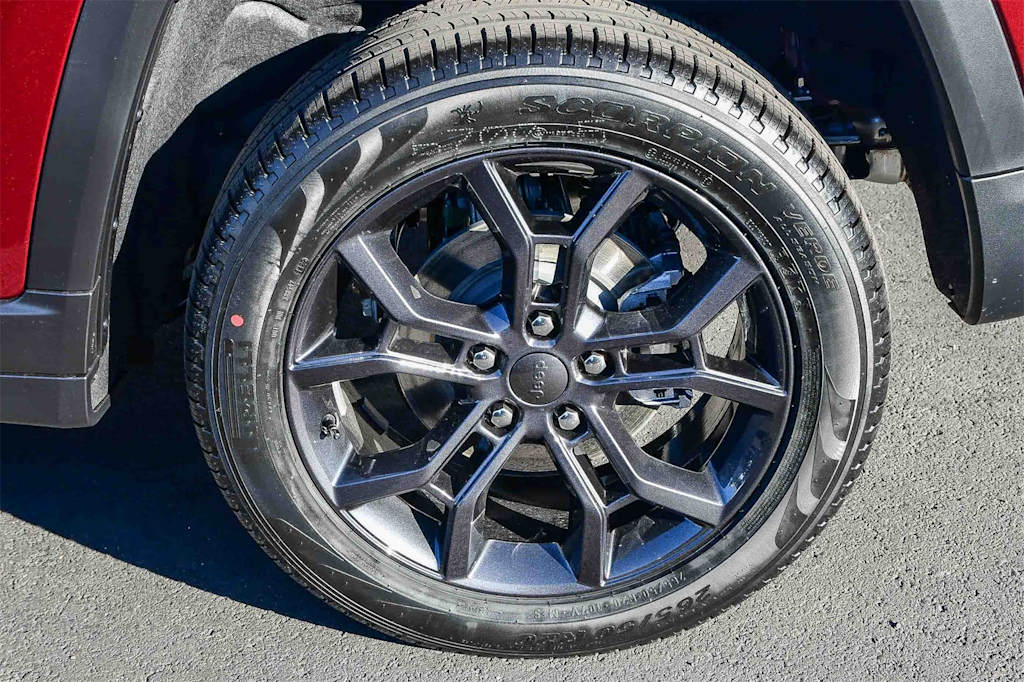 Thumbnail: 2025 Jeep Grand Cherokee - 21