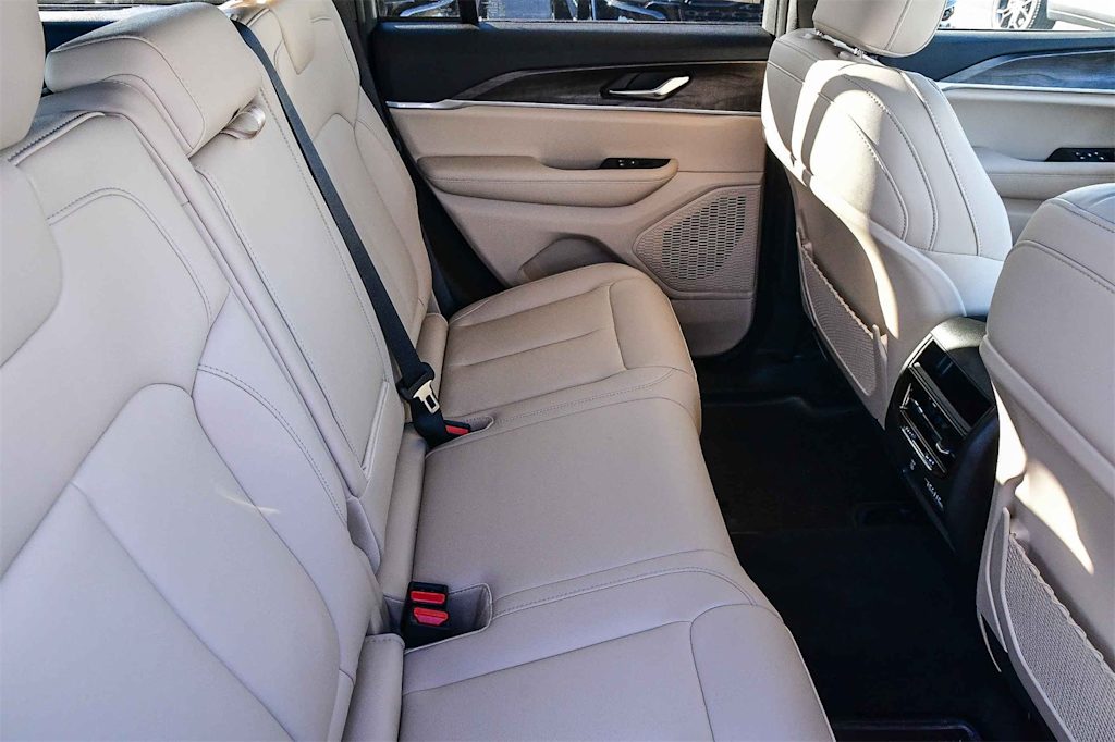 Thumbnail: 2025 Jeep Grand Cherokee - 11