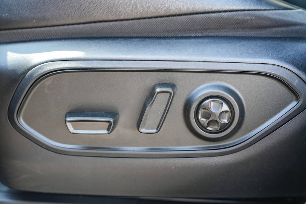 Thumbnail: 2022 Jeep Grand Cherokee - 23