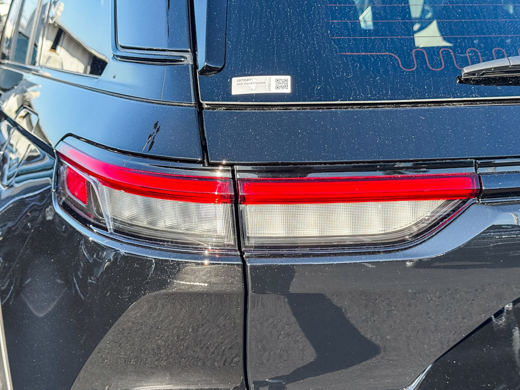 Thumbnail: 2025 Jeep Grand Cherokee - 18