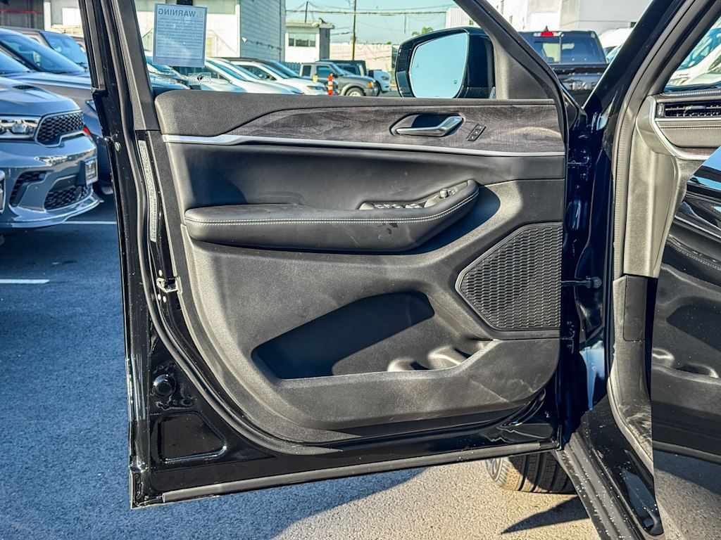 Thumbnail: 2025 Jeep Grand Cherokee - 22