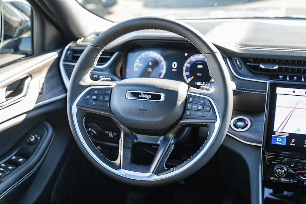 Thumbnail: 2025 Jeep Grand Cherokee - 8