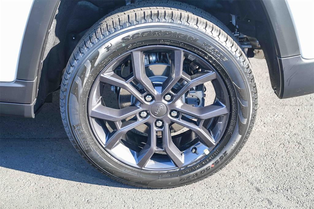 Thumbnail: 2025 Jeep Grand Cherokee - 21