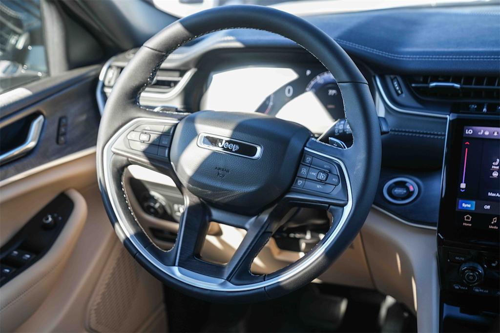 Thumbnail: 2025 Jeep Grand Cherokee - 13