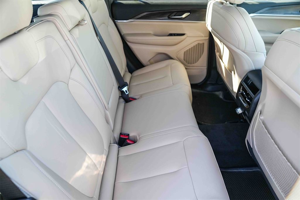 Thumbnail: 2025 Jeep Grand Cherokee - 12