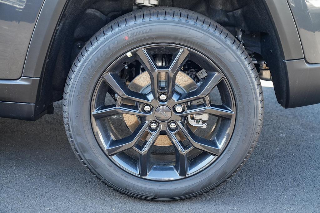 Thumbnail: 2025 Jeep Grand Cherokee - 21