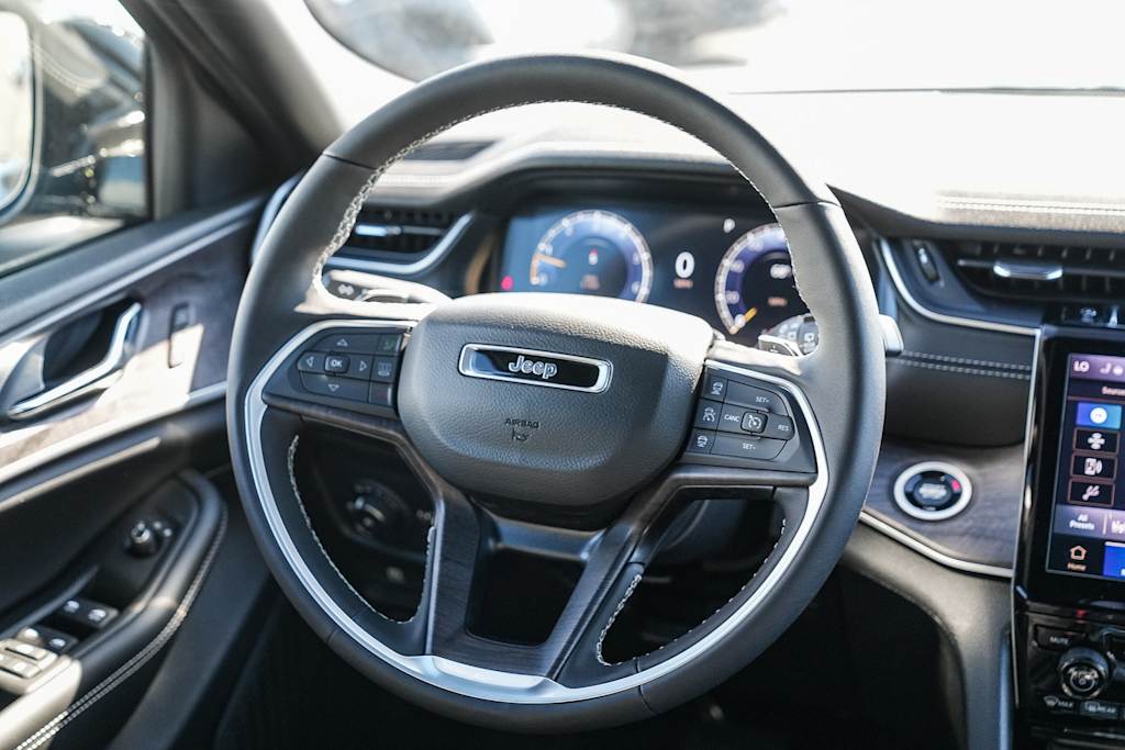 Thumbnail: 2025 Jeep Grand Cherokee - 12