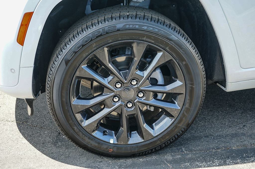 Thumbnail: 2026 Jeep Grand Cherokee - 6