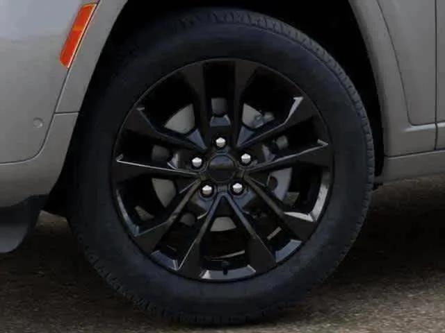 Thumbnail: 2026 Jeep Grand Cherokee - 6