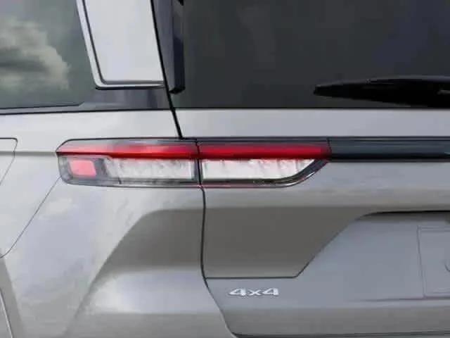 Thumbnail: 2026 Jeep Grand Cherokee - 5