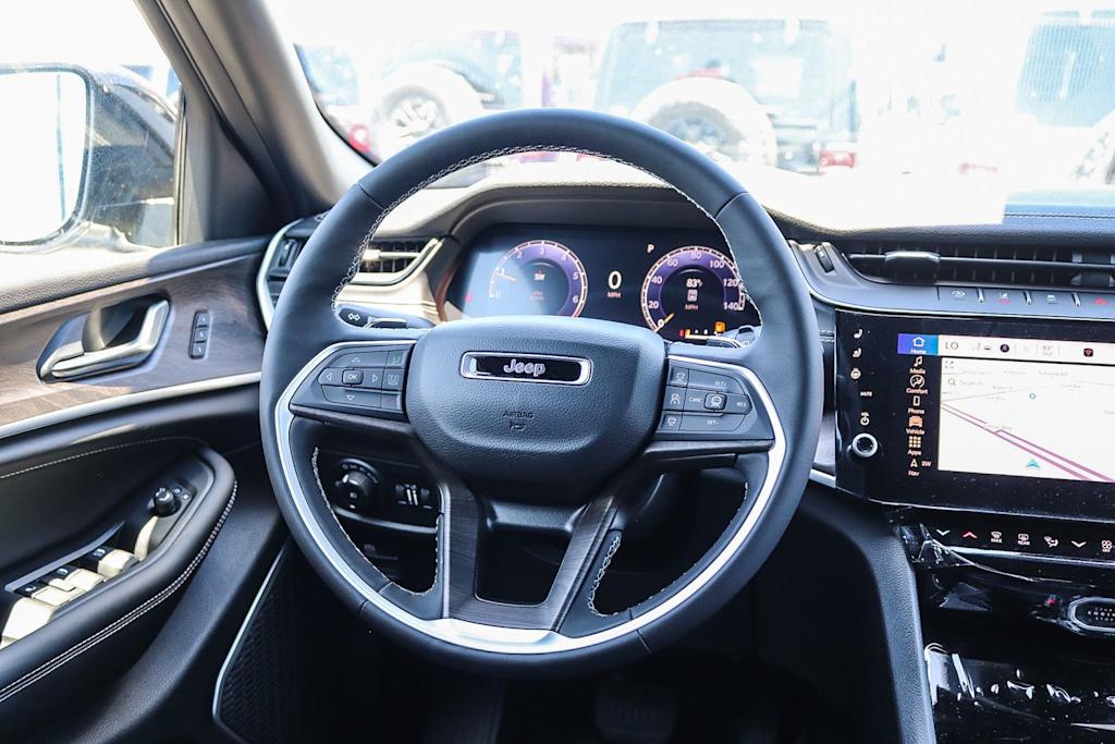 Thumbnail: 2026 Jeep Grand Cherokee - 8
