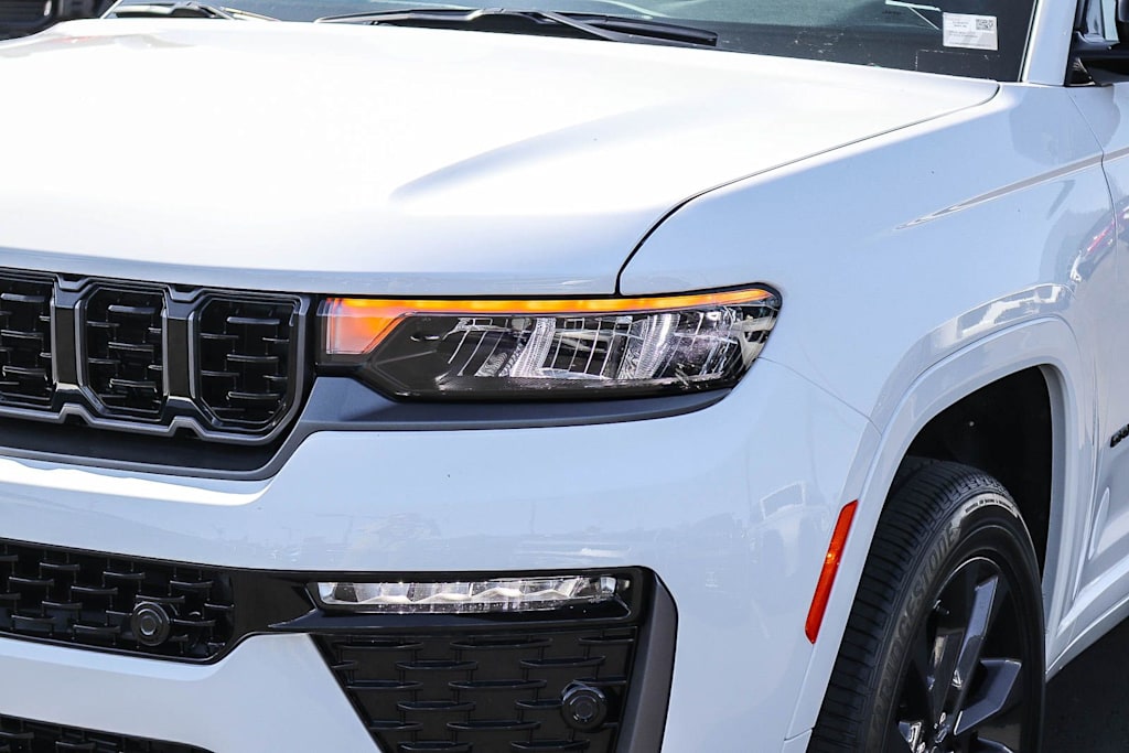Thumbnail: 2026 Jeep Grand Cherokee - 20