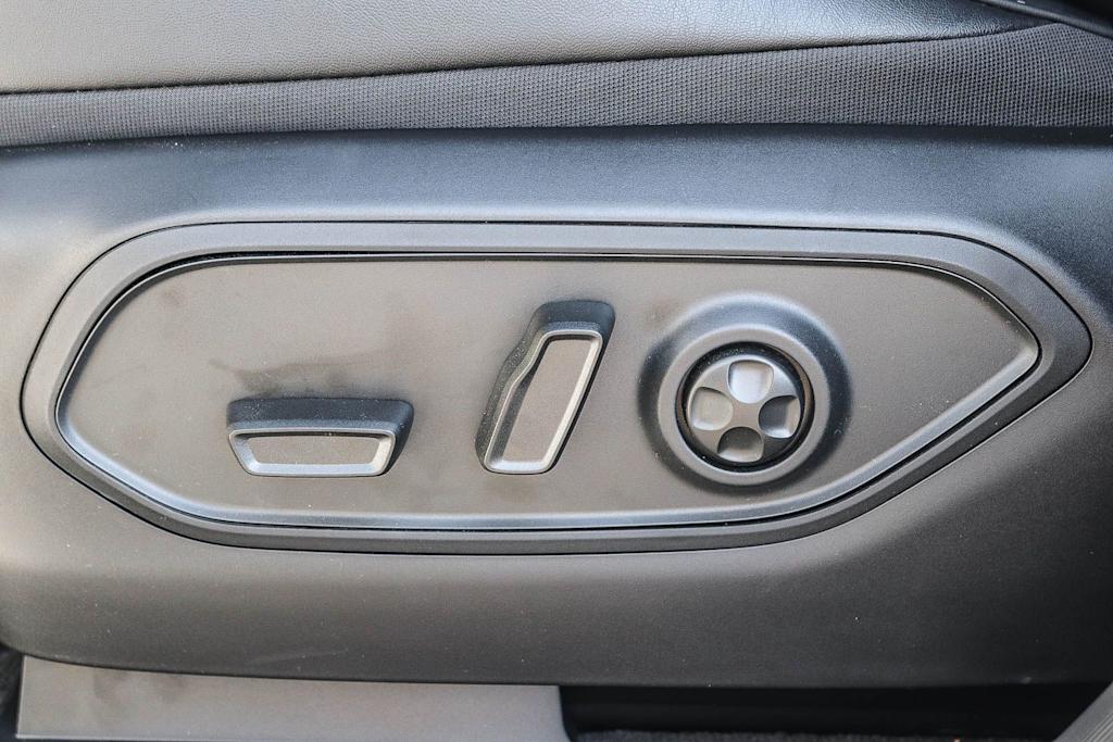 Thumbnail: 2026 Jeep Grand Cherokee - 25