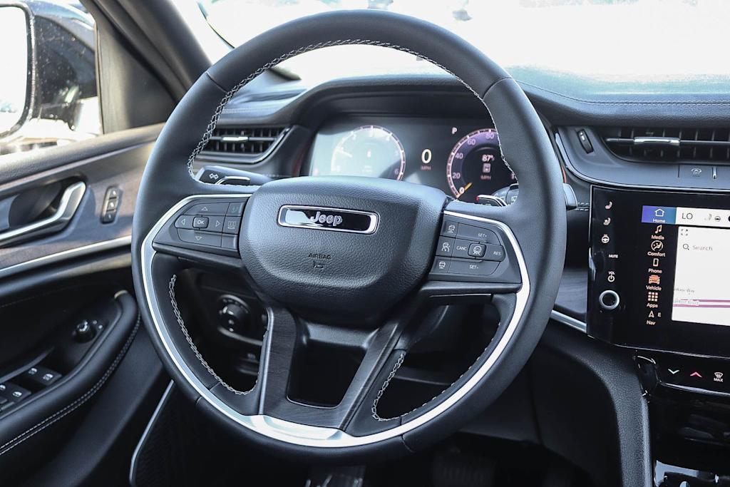 Thumbnail: 2026 Jeep Grand Cherokee - 9