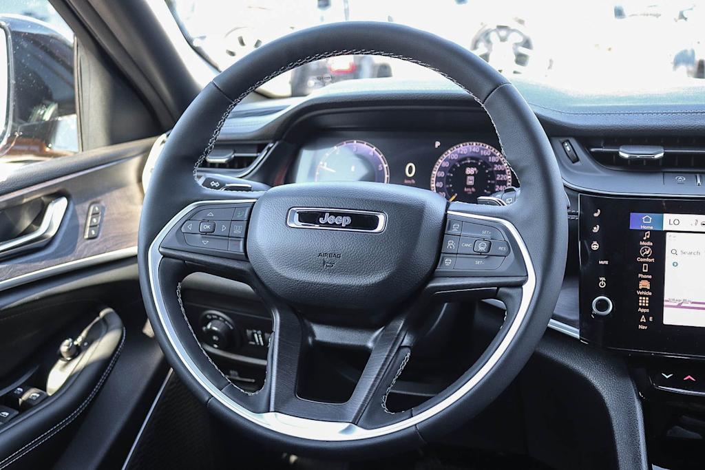 Thumbnail: 2026 Jeep Grand Cherokee - 9