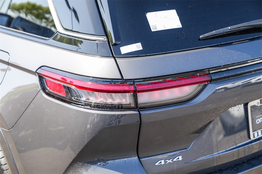 2025 Jeep Grand Cherokee Summit 19