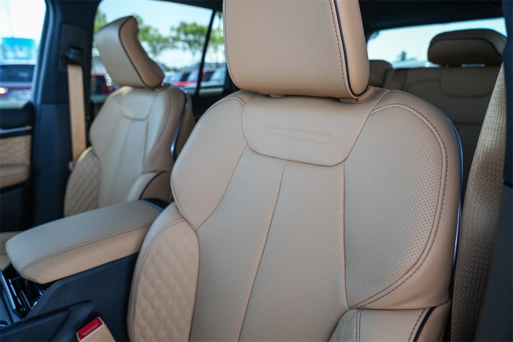 2025 Jeep Grand Cherokee Summit 25