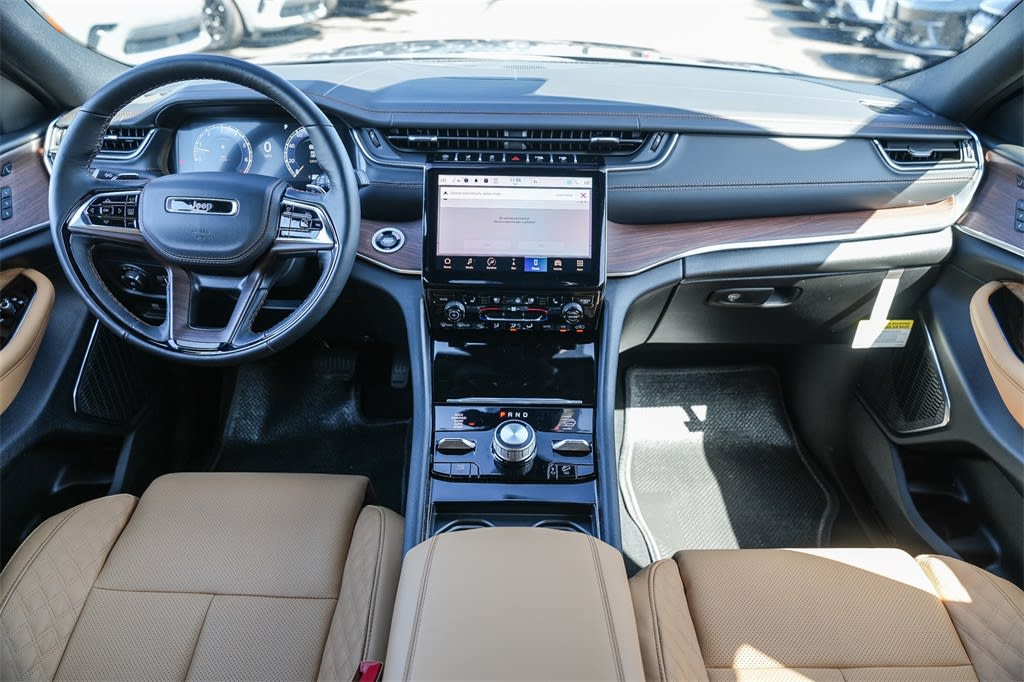 2025 Jeep Grand Cherokee Summit 2