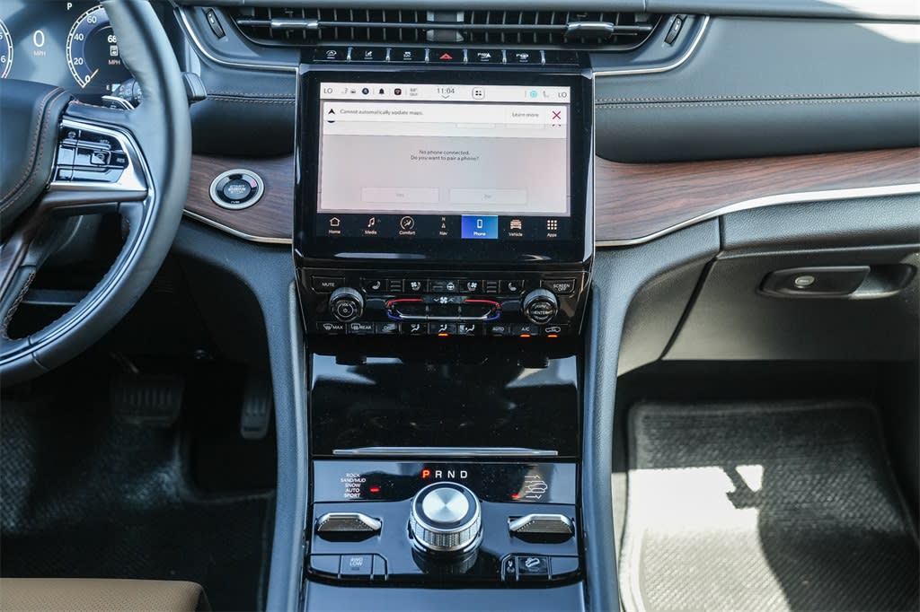 2025 Jeep Grand Cherokee Summit 8