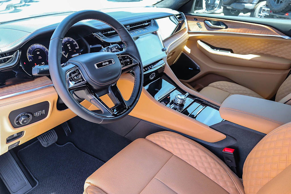 Thumbnail: 2026 Jeep Grand Cherokee - 12