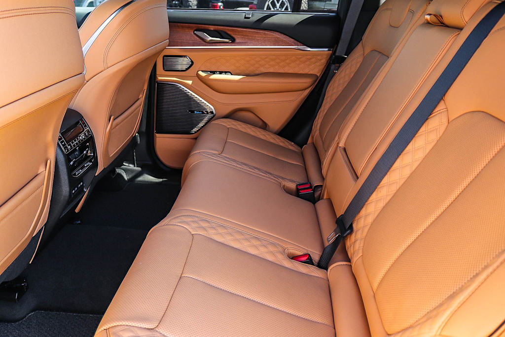 Thumbnail: 2026 Jeep Grand Cherokee - 10