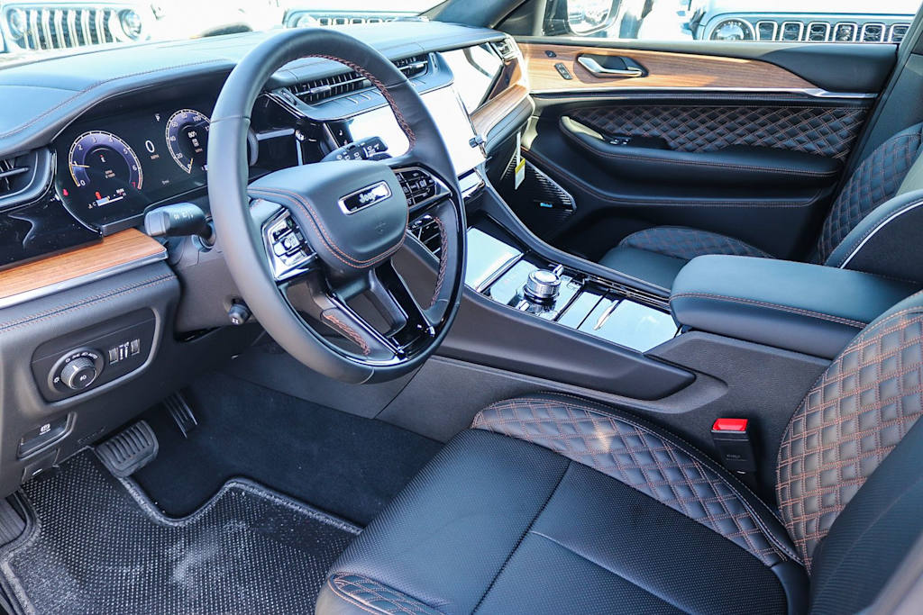 Thumbnail: 2026 Jeep Grand Cherokee - 13
