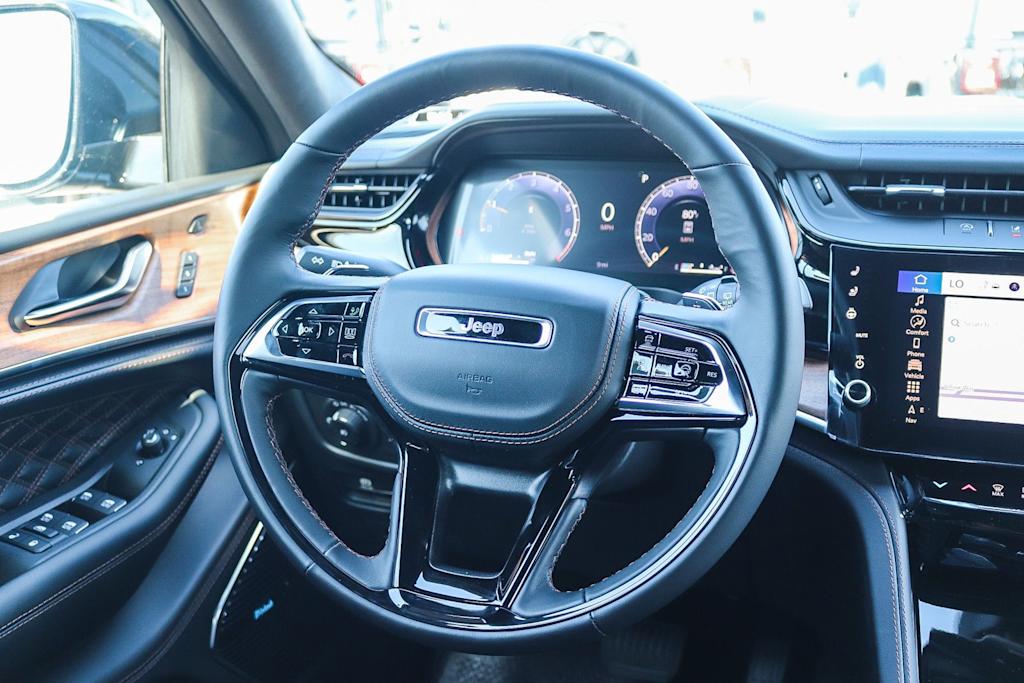 Thumbnail: 2026 Jeep Grand Cherokee - 9